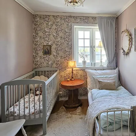 5 Bedroom Beautiful In Hébergement de vacances