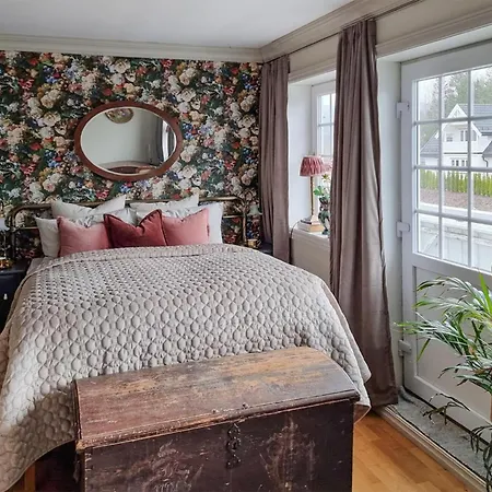 5 Bedroom Beautiful In