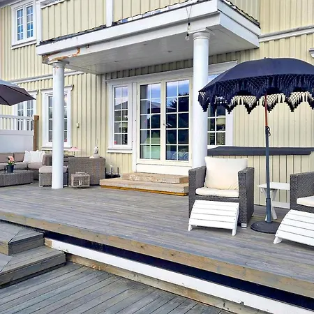 5 Bedroom Beautiful In Semesterbostad Porsgrunn