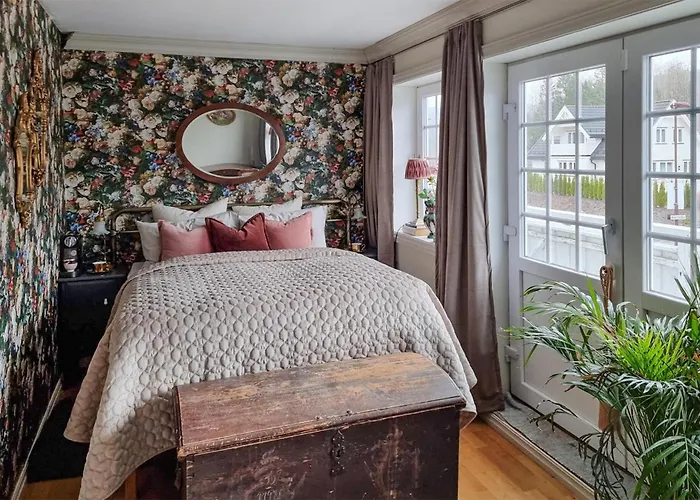 5 Bedroom Beautiful In