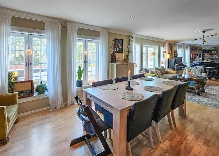 5 Bedroom Beautiful In Semesterbostad *