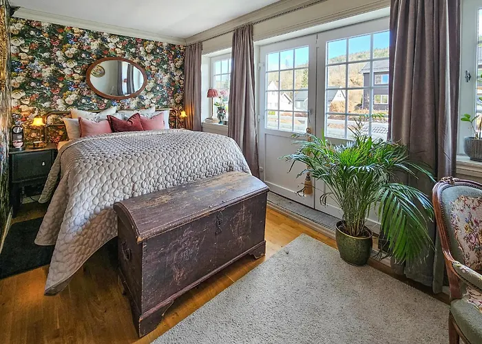 5 Bedroom Beautiful In Semesterbostad Porsgrunn