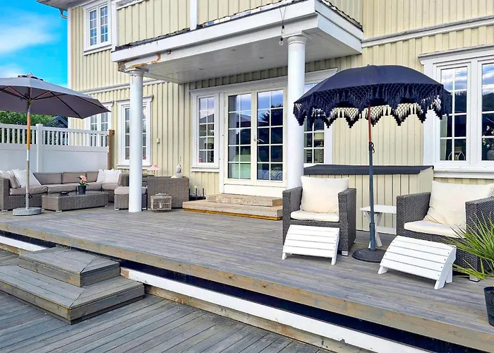 5 Bedroom Beautiful In Semesterbostad Porsgrunn