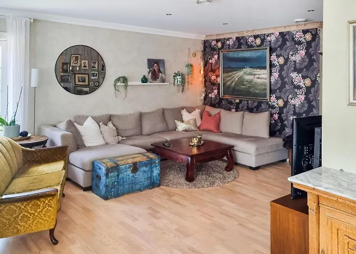 5 Bedroom Beautiful In